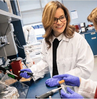 Stephanie in the lab